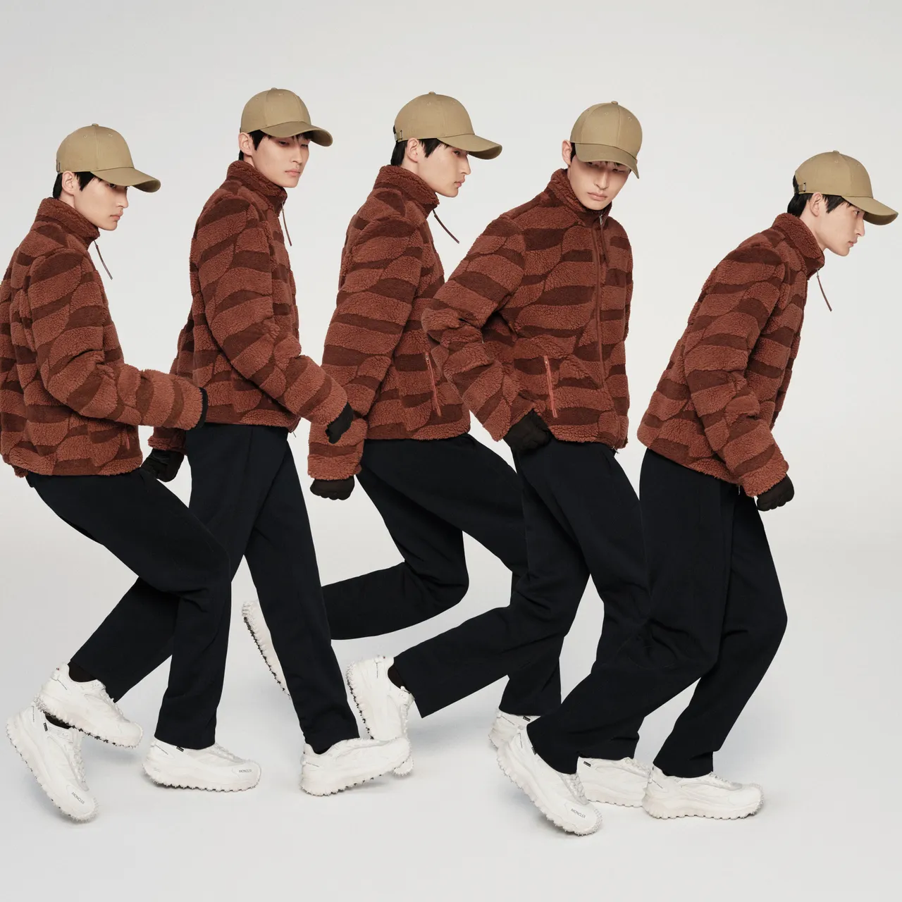 MONCLER以駿馬奔騰時昂首騰躍之姿為靈感，形象片也充滿動感。品牌提供