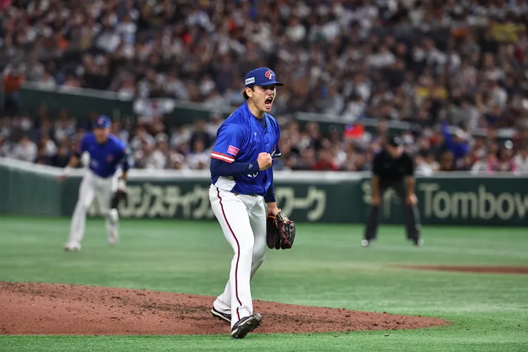 中職球星張奕旅日的打拼生涯與經歷讓球迷數度淚崩。牽猴子提供