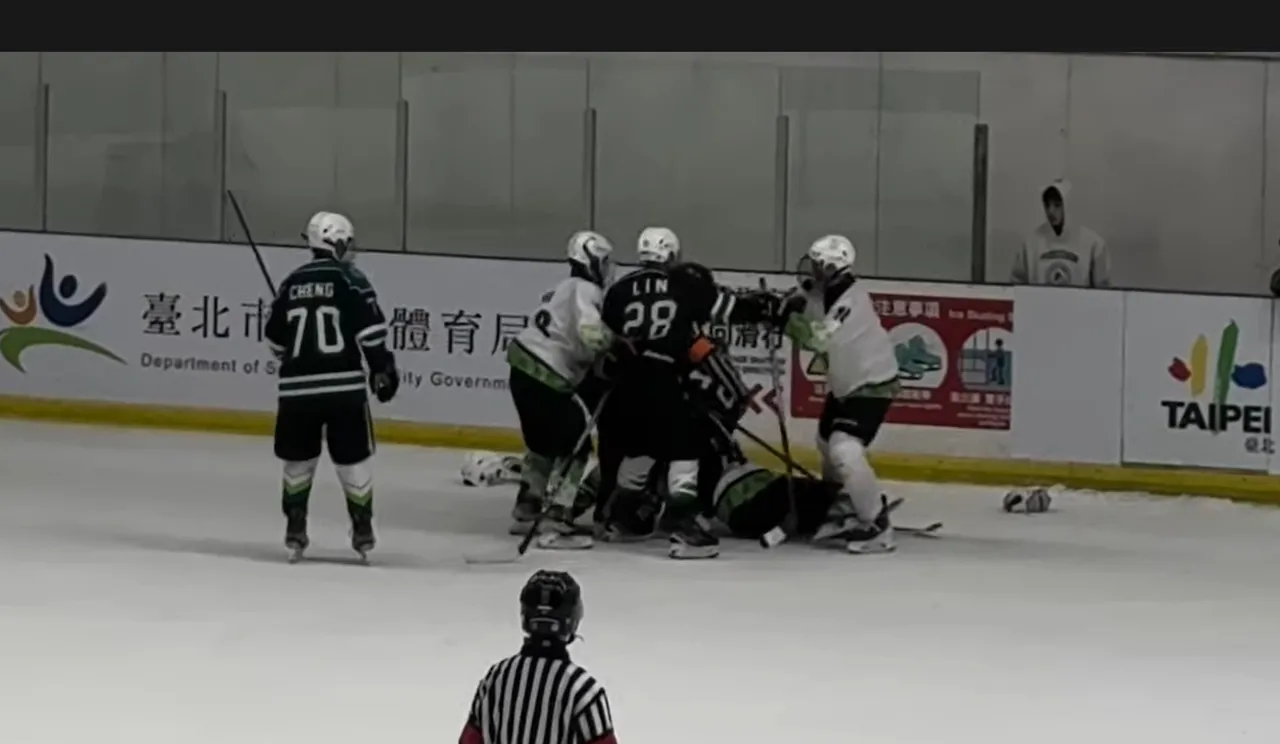 影｜殴打国中生的曲棍球国手竟是「惯犯」！球场暴力黑历史曝光