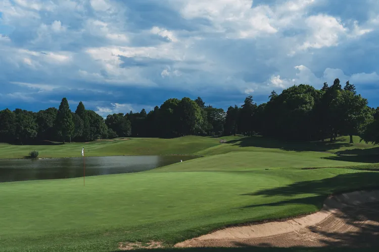 坐擁縣內百座高爾夫天堂球場，享受多樣化揮桿樂趣。茨城縣觀光誘客課提供