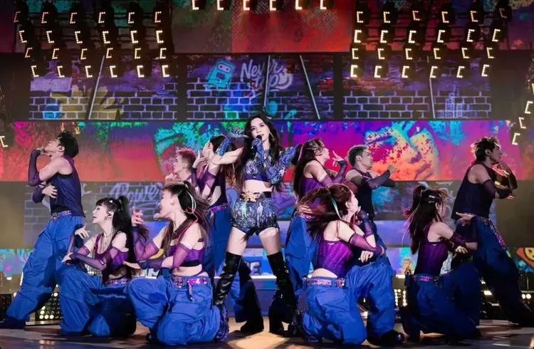 Ella《It’s Me艾拉主意》演唱S.H.E歌曲，因保留Selina與Hebe原音，已侵權錄音著作。勁樺娛樂提供