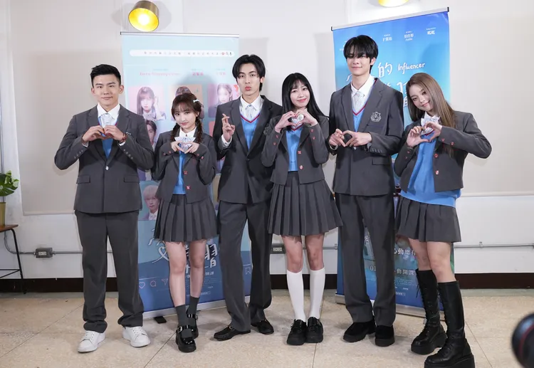 《愛的戀習生》演員ROBERT（左起） 、ANITA、泰國男團PROXIE成員Gorn、許紫柔、于常祐、BabyMint成員粼粼受訪。彭欣偉攝