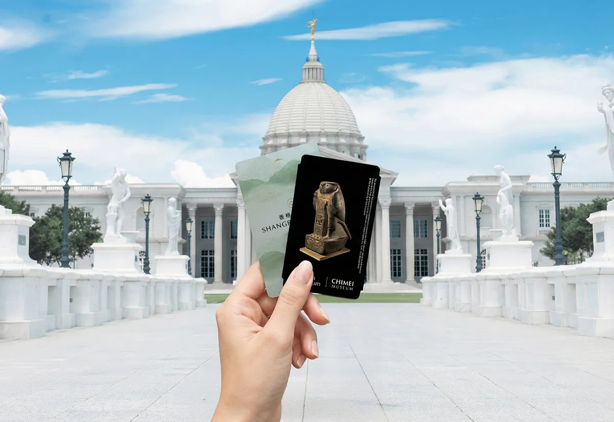 台南遠東香格里拉「法老假期：三天兩夜尊榮禮遇」住房專案，含貴賓廊禮遇之外，還有特展免預約入場票（每位付費成人乙張，限單次入場）。台南遠東香格里拉提供