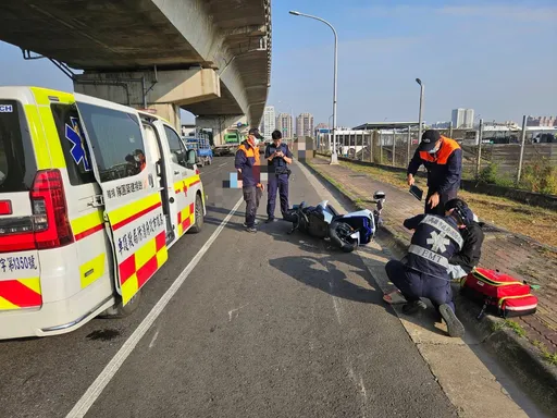 2機車擦撞！騎士倒地又遭大貨車輾過　當場命喪輪下