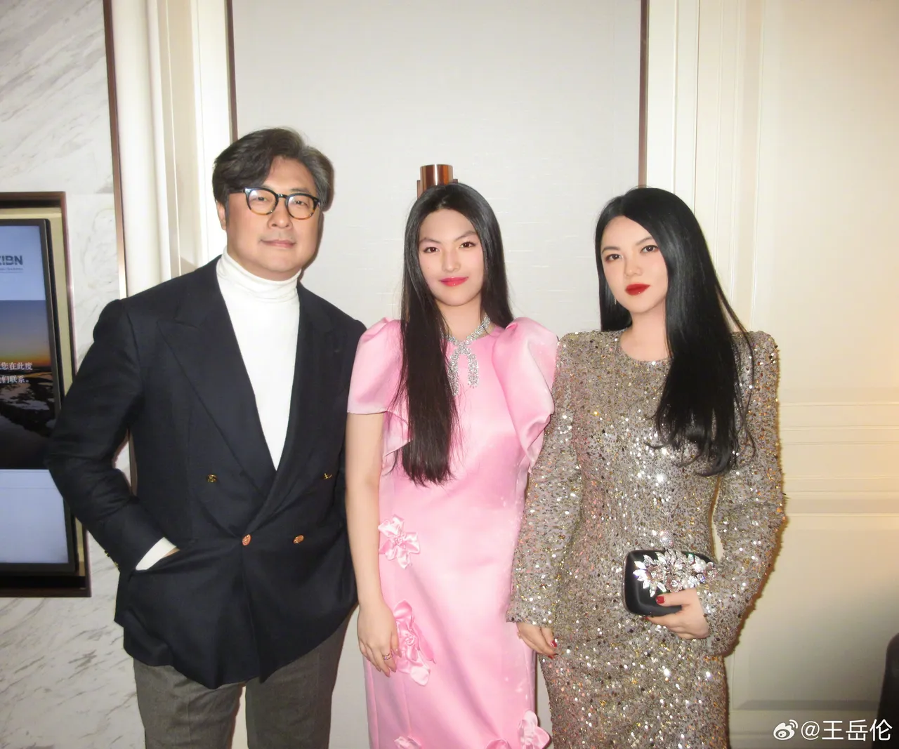 王岳倫（左）和李湘（右）育有女兒王詩齡，兩人離婚後仍維持良好互動。翻攝王岳倫微博