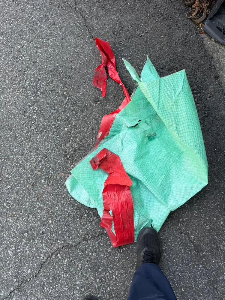 警方說，無人機若墜落國道影響行車安全，將面臨新台幣30萬至150萬罰款。民眾提供