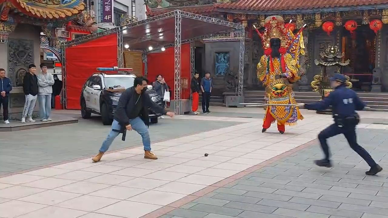 桃警防搶演練行動劇結合宗教文化 強化民眾預防犯罪意識