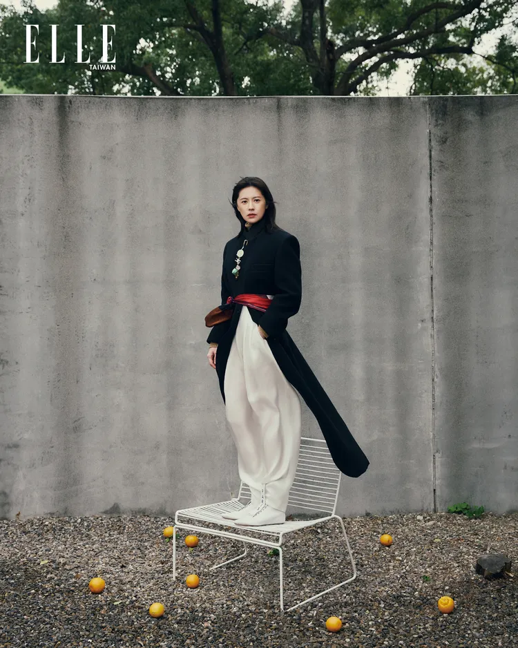 林予晞拍攝《ELLE》封面。《ELLE》國際中文版提供