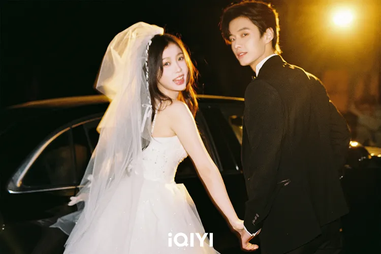 虞書欣跟何與合作《雙軌》演無血緣兄妹。iQIYI提供