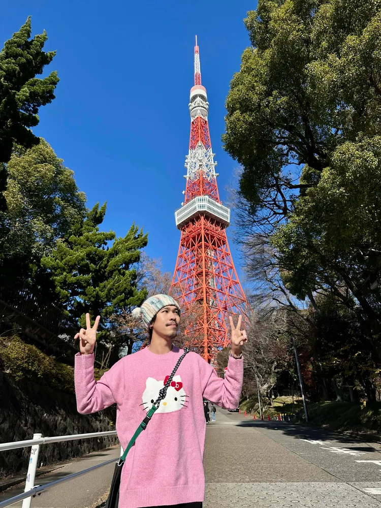 吉他手小B展開一場另類「晨跑拍攝」，更開心與東京鐵塔合影。相信音樂提供