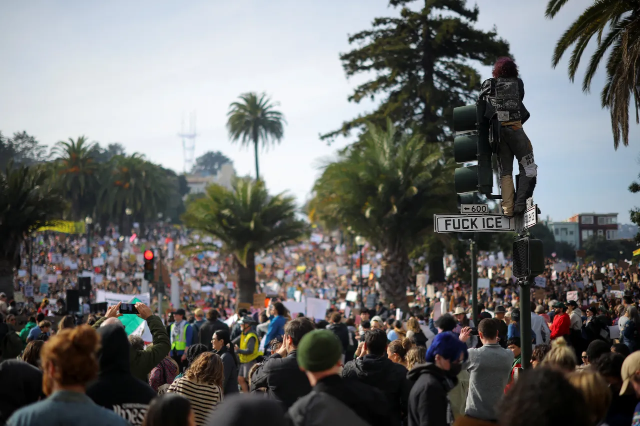 舊金山舉辦大型抗議活動。路透