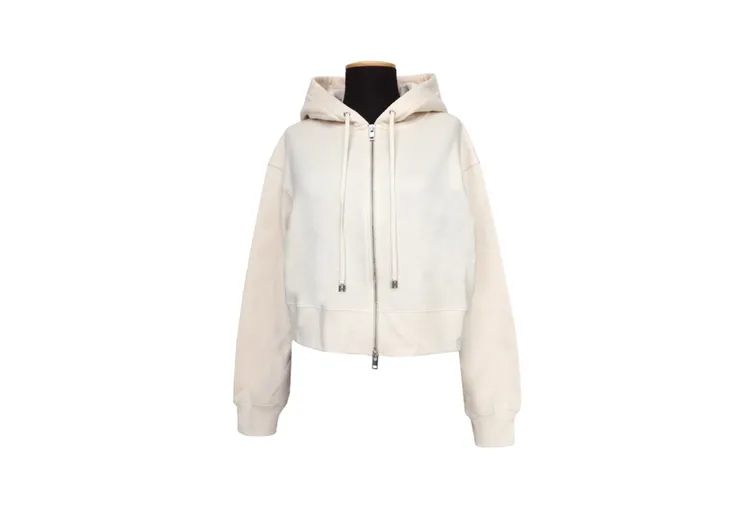 HOGAN燕麥白女士連帽外套，1萬7500元。品牌提供