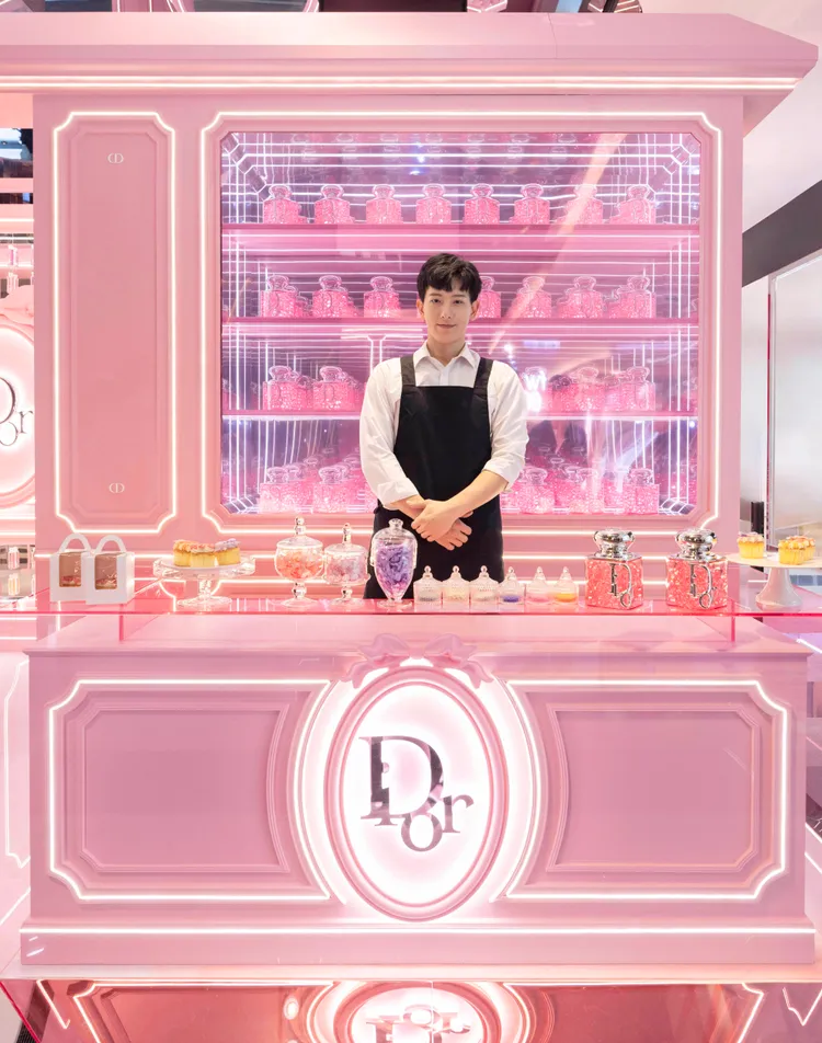 迪奧癮誘甜心糖果吧。品牌提供