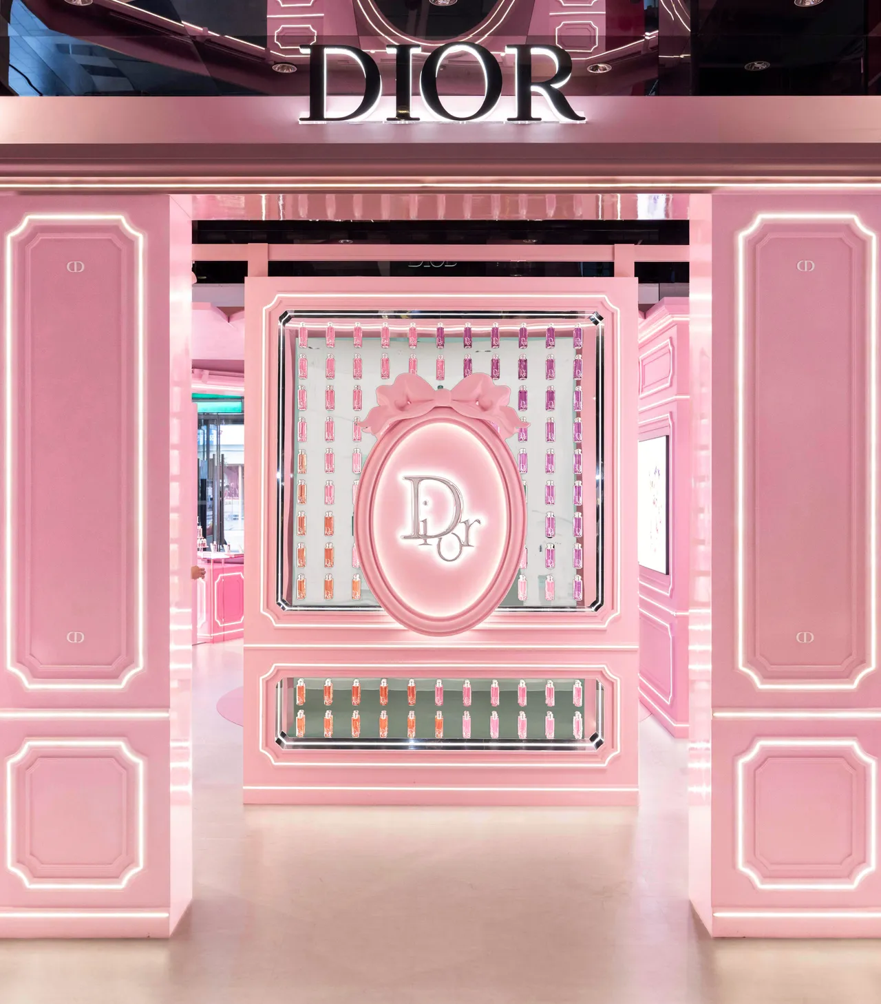 迪奧癮誘糖果快閃店甜美登場。品牌提供