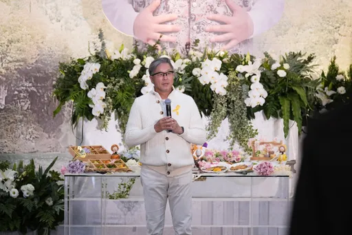 王伟忠与林光宁交情40年　上台模仿沙哑声音惹哭亲友