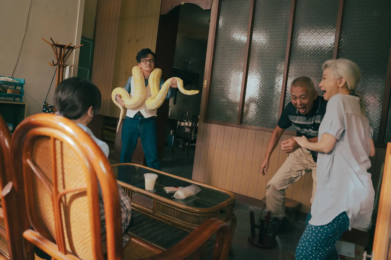 唐從聖在戲裡飾演大房東。公視台語台提供