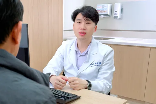 冬天搬重物、久站後鼠蹊部疼痛別輕忽　醫師提醒恐是疝氣警訊