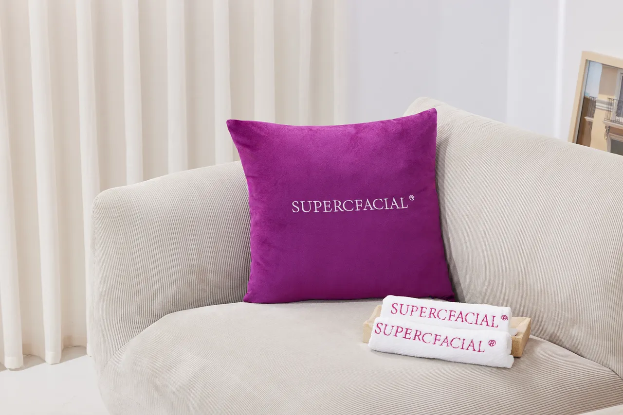 SUPERCFACIAL 超清秀让保养更自然地融入日常生活，成为习惯之一。