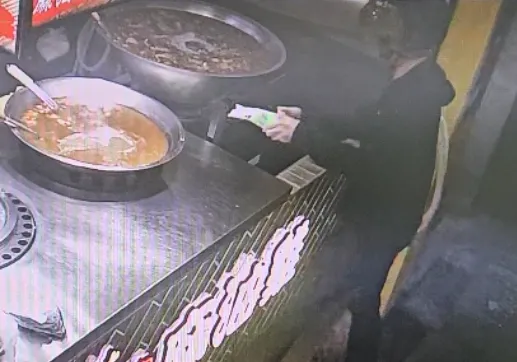 景安店被丢入不明粉末。翻摄画面