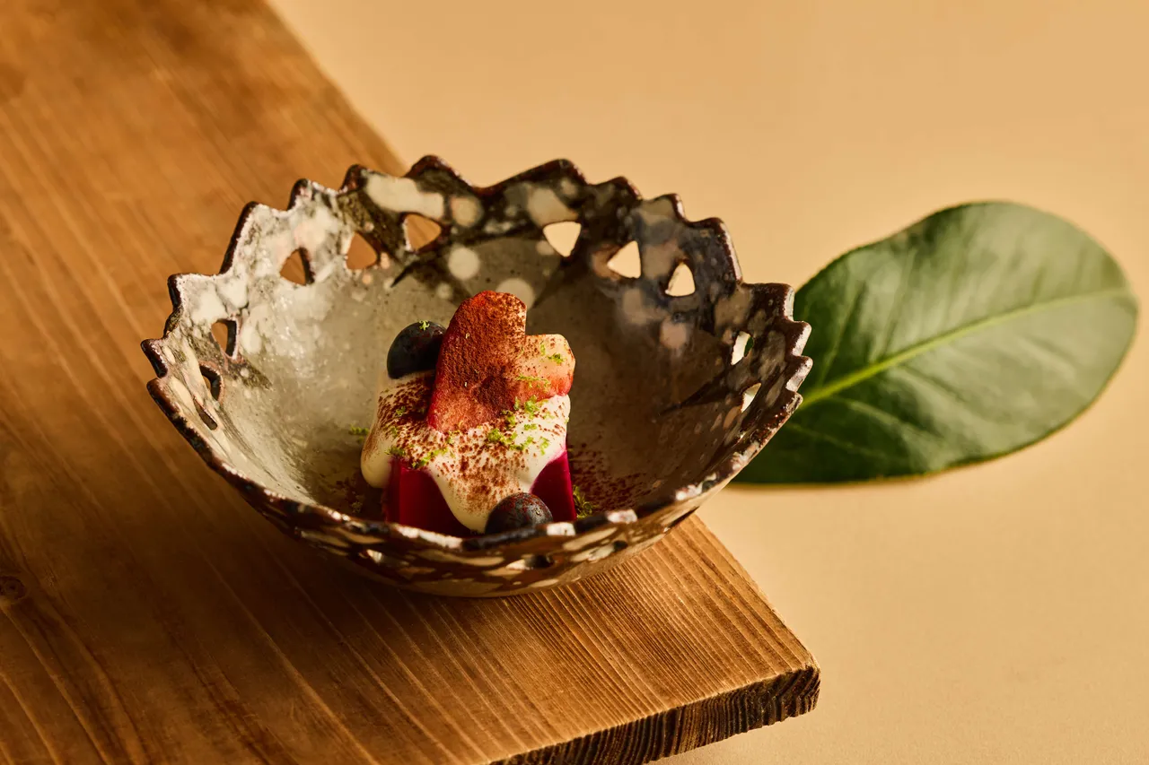 甜菜根水物作結，為整體餐期留下餘韻。業者提供