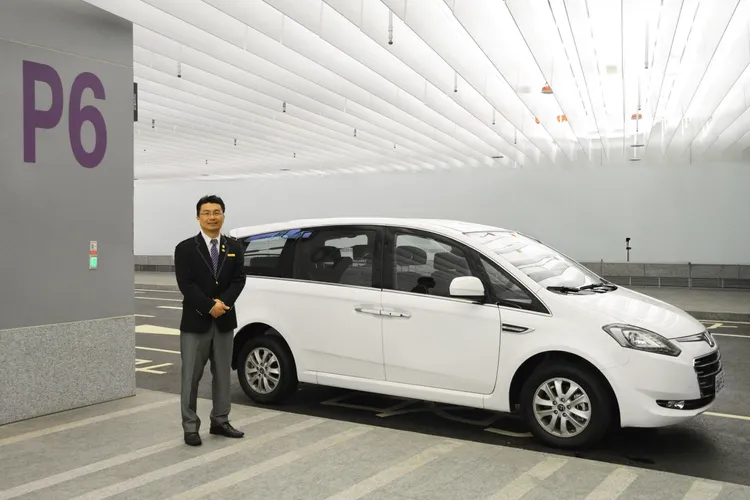 機捷A1台北站免費接駁。業者提供