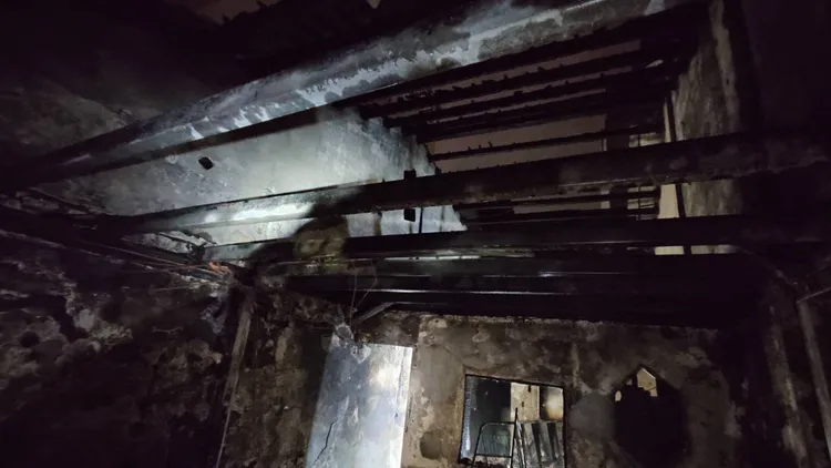 火勢在40分鐘內撲滅，一名遭嗆傷的受困男子送醫不治。消防局提供