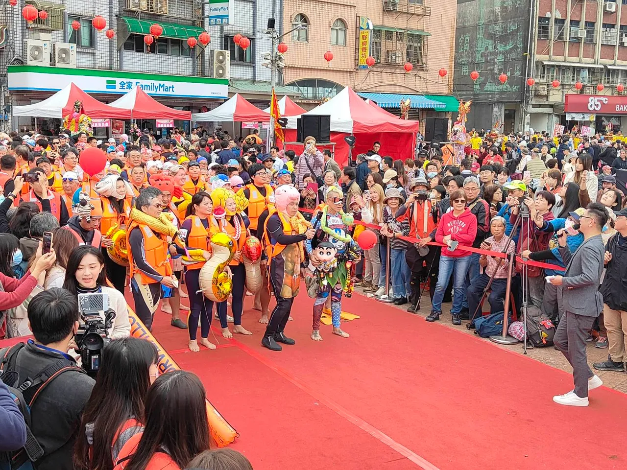 活動分為「淨海巡洋」、「神明淨港」與「神明過火」三大階段，呈現「水中去、火中來」的民俗景象。公所提供