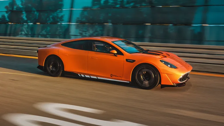 CONCEPT AMG GT XX採用三具軸向磁通馬達，綜效輸出突破1,360hp，極速360km/h。原廠照片