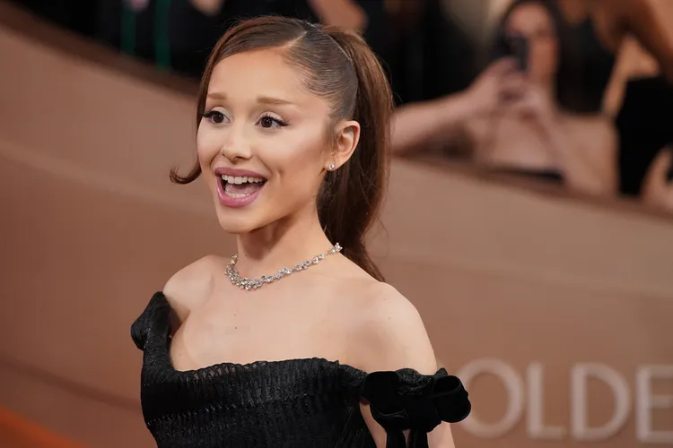 亞莉安娜佩戴SWAROVSKI Constella項鍊，1萬2000元。美聯社