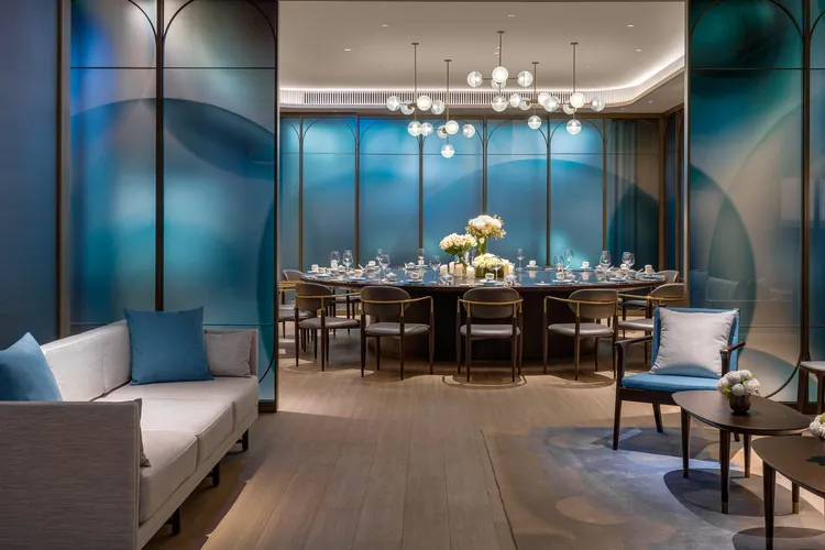 高雄洲際酒店致敬 SUPER JUNIOR 二十週年傳奇，憑《SUPER SHOW 10》演唱會門票於館內指定餐廳用餐享 85 折禮遇。業者提供