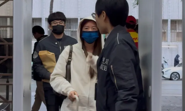 蕭男女兒蕭又綺稍早移送至地檢署複訊，檢方諭令200萬元交保。謝亞庭攝