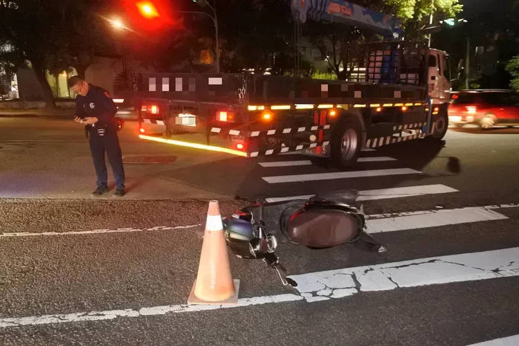 這起事故造成蔣姓女騎士死亡，2名幼孫輕傷。民眾提供