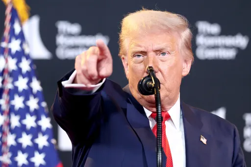 我人氣王捏！紐時說他支持度下滑　川普怒斥「假民調」喊告