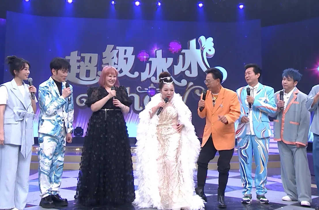 阳帆（左起）、方怡萍、白冰冰、邢峰、高群等一起录影。民视提供