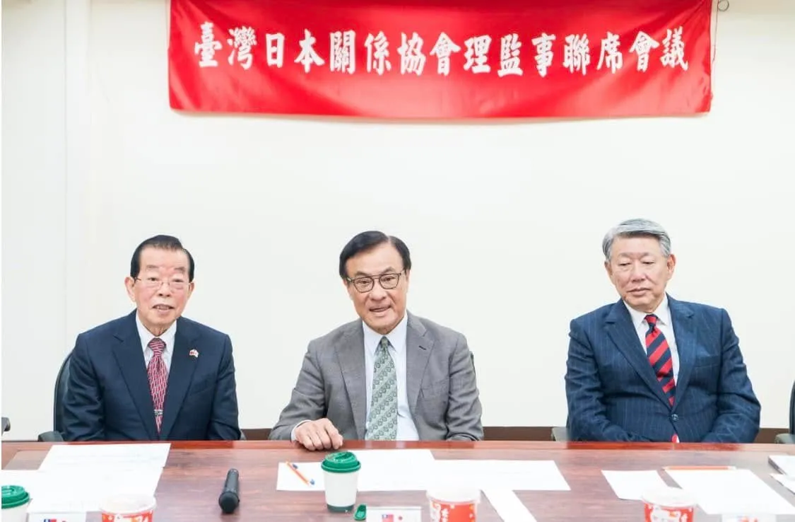 前驻日代表、总统府资政谢长廷6日表示，他正式就任台湾日本关系协会会长，并承诺让台日友好升华为共同体的关系，盛衰安危与共。谢长廷脸书