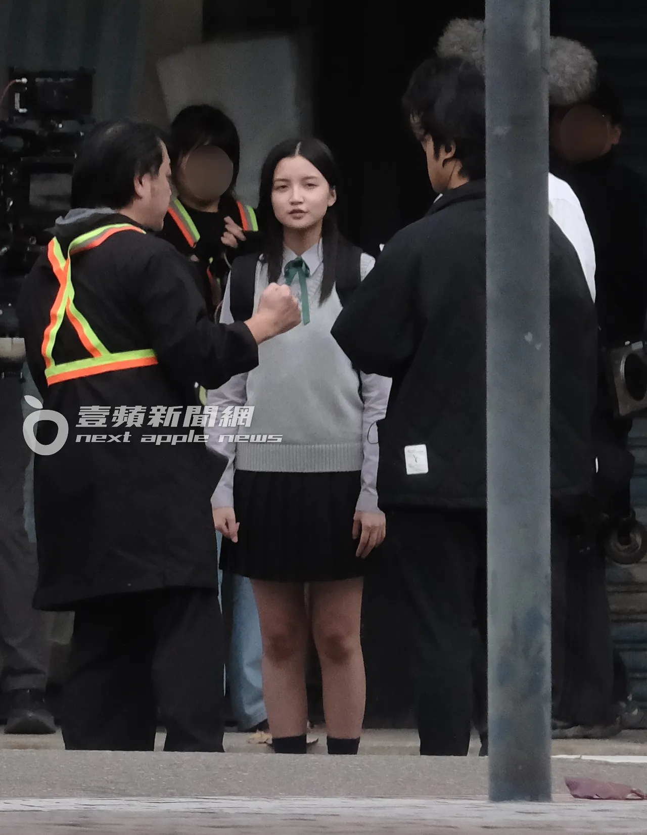 女演員配合工作人員指示。特勤中心攝