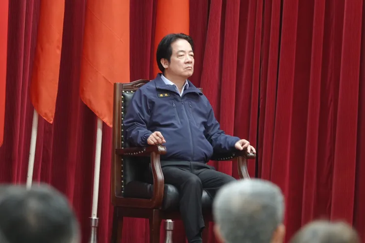 賴清德聆聽內政部報告。江孟謙攝