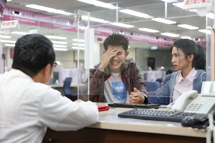 曾子益（左）和曾智希系李關係突飛猛進。民視提供