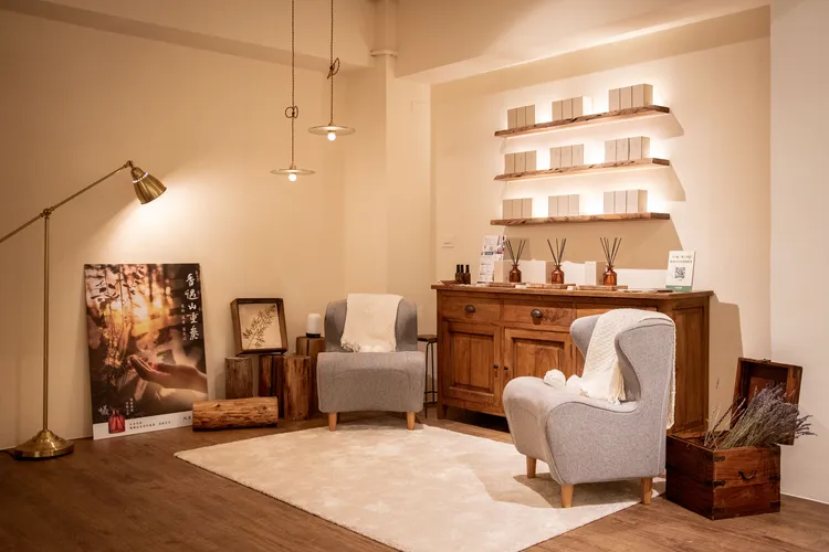 阿原攜手恆隆行Style Chair DC健康護脊沙發，於限定門市打造沉浸式體驗空間。品牌提供