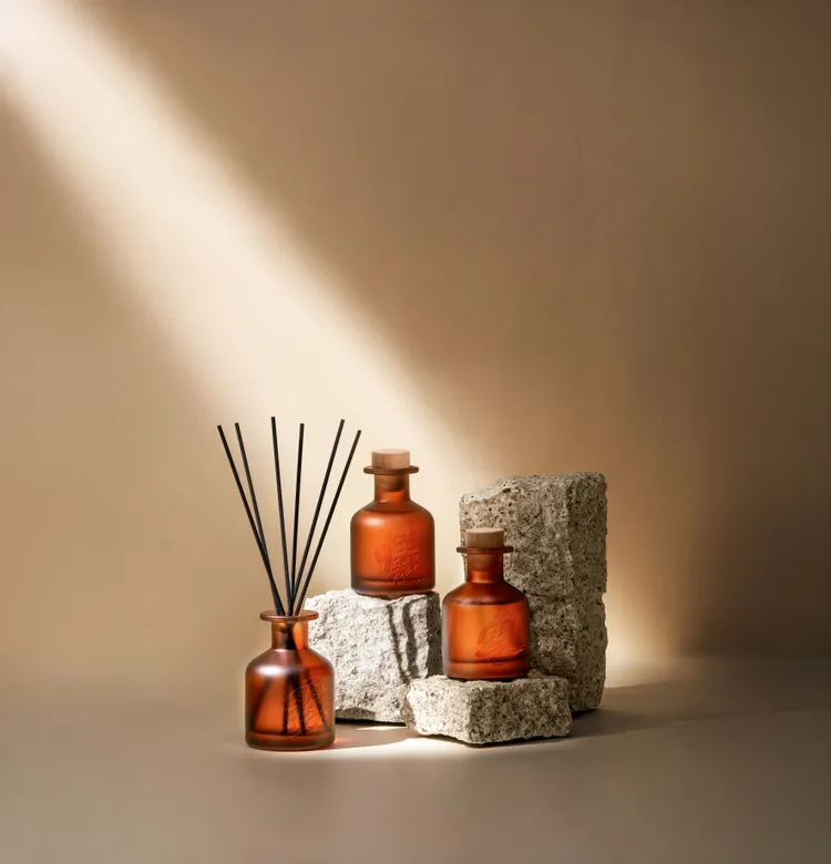 圖阿原推出全新情境香氛系列「香遇山重奏」，以東方調香哲學為核心，讓香氣成為日常情緒的陪伴。品牌提供