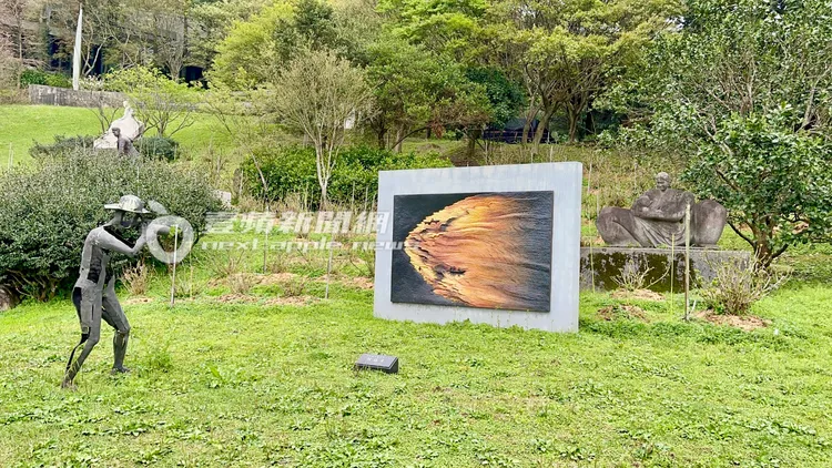 大S紀念園區另一旁是「台灣現代攝影第一人」柯錫杰紀念區。特勤中心攝