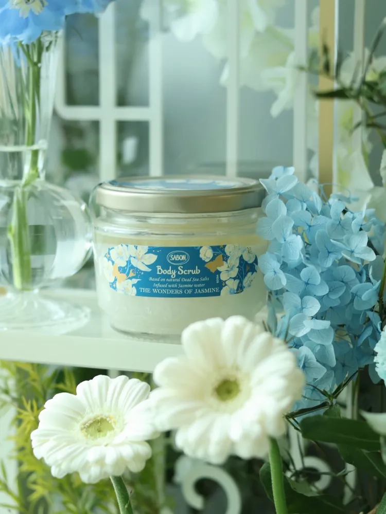 璀璨茉莉身體磨砂膏，320g／1580元。品牌提供