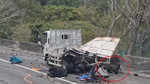國1苗栗頭份段2貨車碰撞　1人倒臥護欄旁待援
