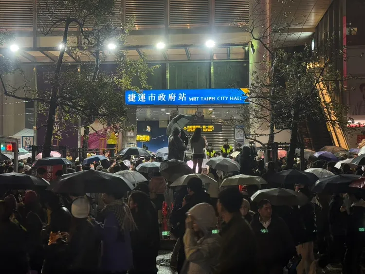 「潮天團」成員由站長、站務專員、行車專員、維修人員及行政人員組成。張綵茜攝