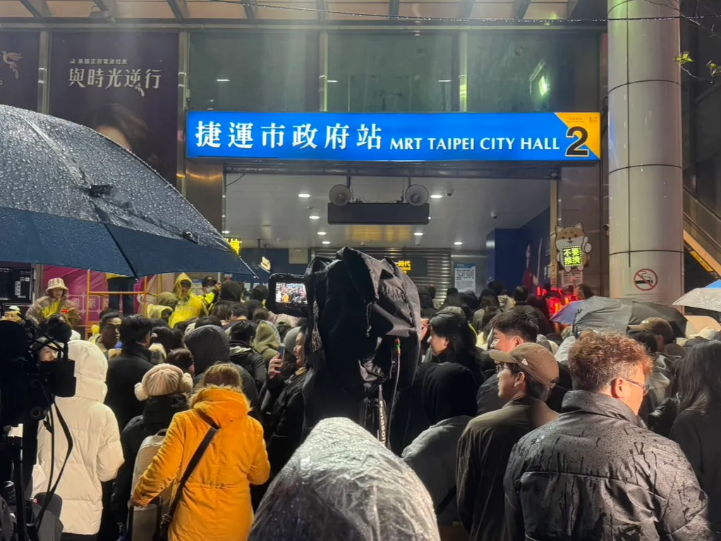 回家小心！北捷总运量275.6万人次　市政府站入口超热闹