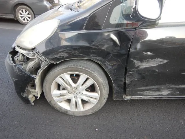 该部二手车车体受损严重，可能「卖不成了」。民众提供