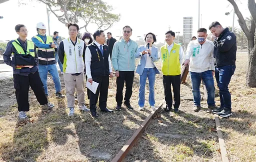 何欣純會勘台中港拋政見　主張港區盈餘一定比例回饋在地