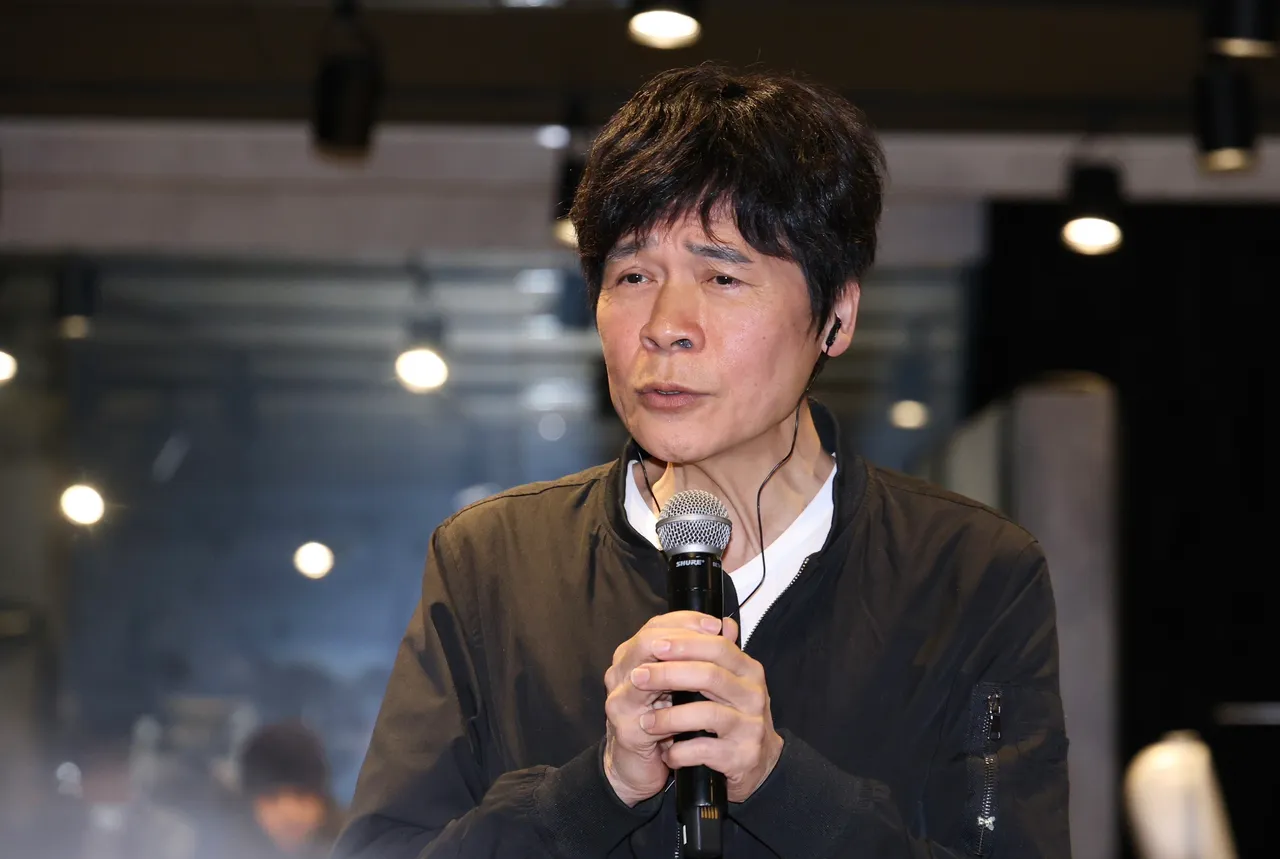 洪荣宏因摄护腺问题开刀，术后2个月仍需包尿布。庄宗达摄