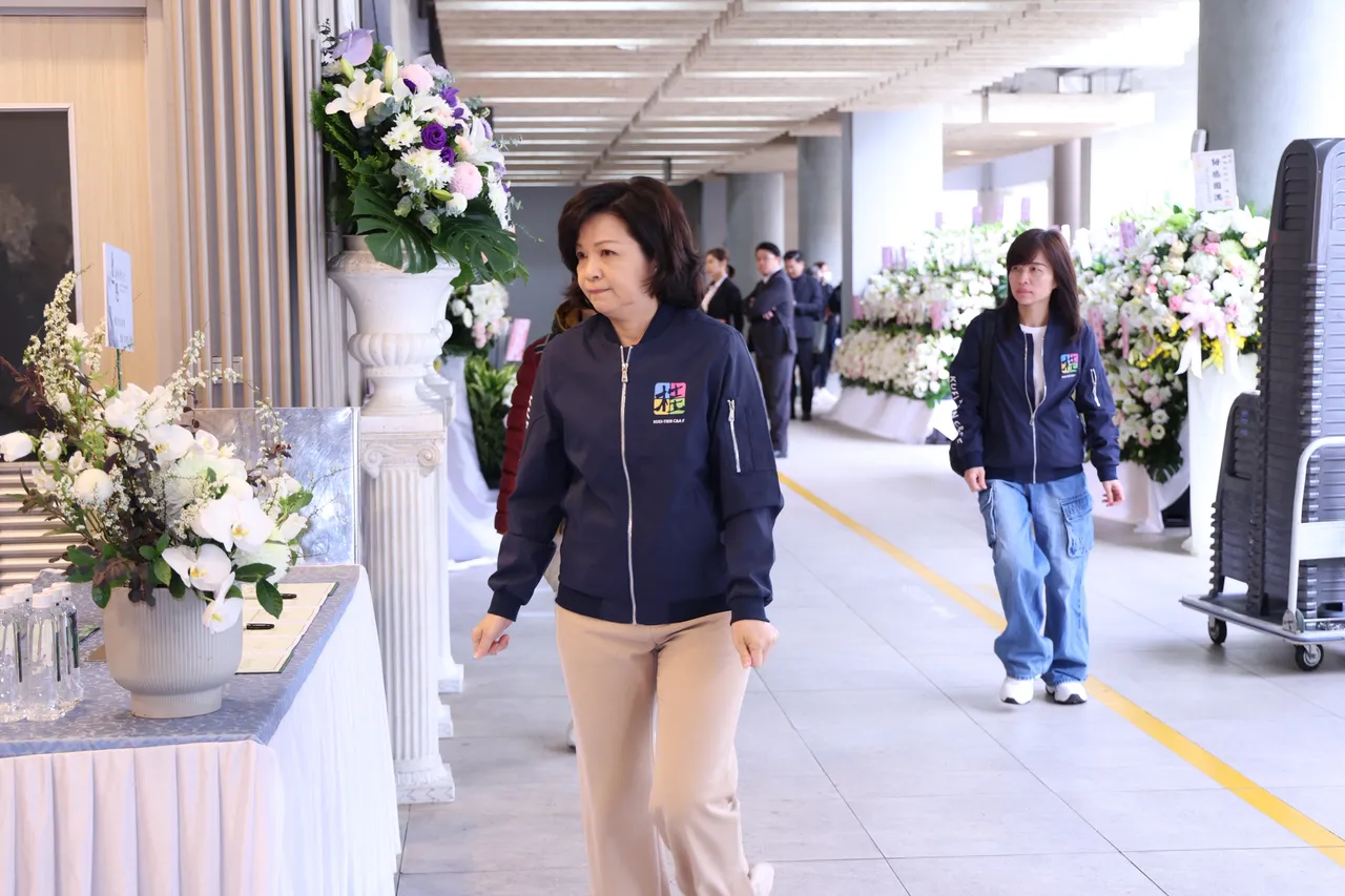 楊貴媚。莊宗達攝