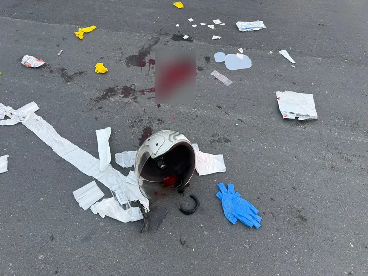 自小客車闖紅燈撞擊機車，女騎士傅姓婦人重傷送醫，搶救仍不治。翻攝畫面